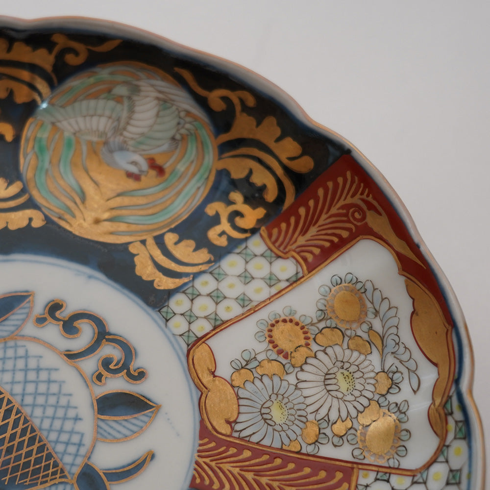 古伊万里 丸皿　錦手窓絵鳳凰菊文　（錦手窓絵に鳳凰に菊の図　市松模様　八寸皿）